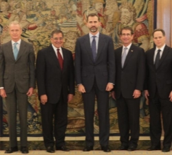 El Príncipe de Asturias junto al Ministro de Defensa, Pedro Morenés; el Secretario de Defensa de los EE.UU., Leon Edward Panetta; el Embajador norteam